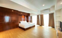 Modern Studio Room Tamansari La Grande By Travelio