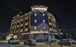 Hotel Candle Wood A Unit of A Plus Hospitality