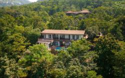 Eden Glade - Khopoli - Mountain-view villa with Private pool, Spacious decks & Indoor activities