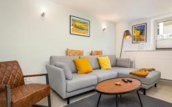 Living at Weinberg|Mario Kart|Central|Netflix