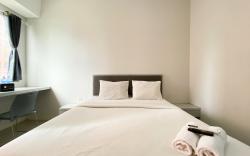 Nice and Cozy Studio Transpark Juanda By Travelio