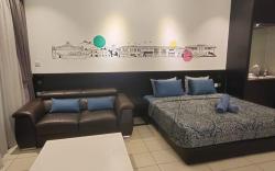 Aeropod Suites Stay in KK_King Bed Near Airport