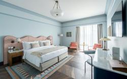 Stradom House, Autograph Collection