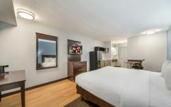 HomeTowne Studios San Antonio – Seaworld/Northwest