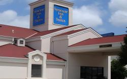 Syracuse Inn and Suites