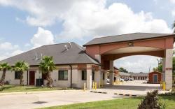 Scottish Inn & Suites - IAH Airport