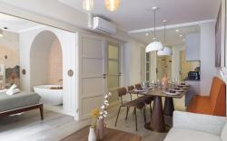 The Rosemary Suite Eiffel Tower