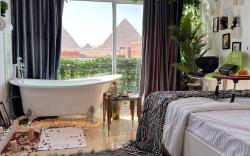 Pharaoh jacuzzi 