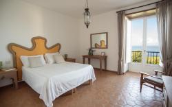 Villa Puolo – With Private Sea Access