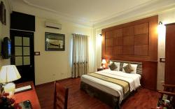 Moon View Hotel - 65 Cửa Bắc - by Bay Luxury