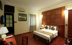 Moon View Hotel - 65 Cửa Bắc - by Bay Luxury
