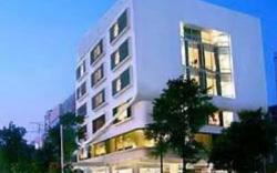 MaxOne Hotels Premier Melawai