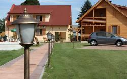 Family Panzio es Apartman Hazak