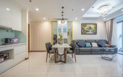 Vinhomes - 2 bedrooms apartment by Mai’s House