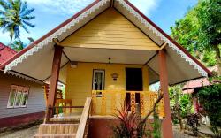 AT Tree Resort - บ้านกรูด (หลังเหลือง)