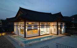 Gyeongju Raum theHanok Poolvilla