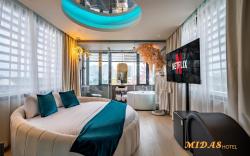 Midas Hotel