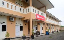 RedDoorz @ Putri Syariah Brebes