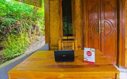 Hotel O Awenk Homestay Near SD Gunung Wakul