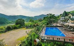 Tasha's Garden Pension