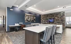 HOLIDAY INN EXPRESS KANSAS CITY NORTH PARKVILLE By IHG