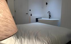 Stylish 1BR Unit with Free-Standing Bath Tub
