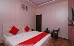 Super OYO 810741 Hotel Adb