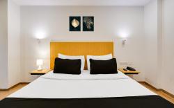 Super Townhouse Oak Indiranagar