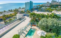 Rooftop Pool+ Hot Tub|Hollywood Beach Boardwalk