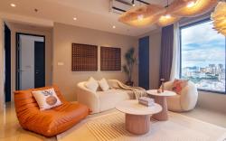 D Amour, Dual-Key Designer Condo 2+1BR by ALV