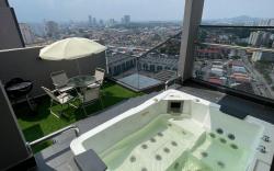 Jacuzzi MelakaTown Family 8Pax