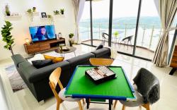 Stunning Seaview in Danga Bay @Level47 3BR 6-11pax