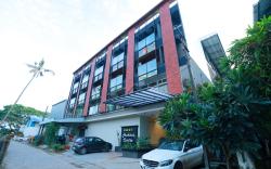 CMK GULMOHAR SUITES