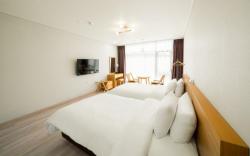 Yeosu Cozy Resort Pension