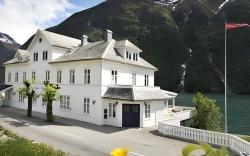Fjærland Fjordstove Hotell - Huseby Hotelldrift AS