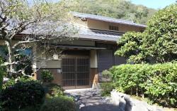 Entire Traditional House 7 min walk from JR sta.