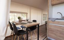 Tent lodge with veranda near Ijhorst
