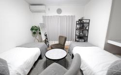 Close to Shinjuku![2nd] Twin beds,Projector!