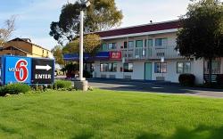 Motel 6 Salinas, CA - North Monterey Area