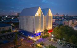 Blue Hippo Hotel