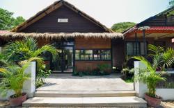 Peaceful Retreat-Garden View