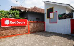 RedDoorz @ Griya Bougenville Magelang