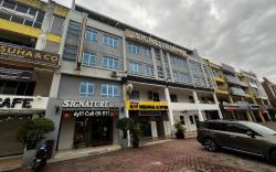 Signature Hotel