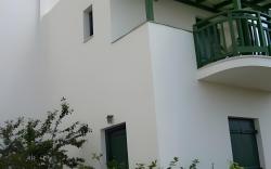 Studios Vrettos Beachfront Hotel