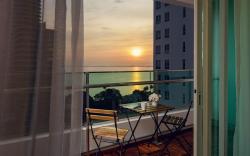 Harmony Sunrise/2R2B/1~8pax/Gurney/Mansion One