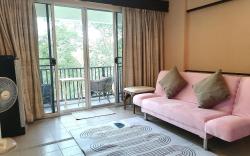 Khunpim's​  room close​ to​ Nimmanhaemin Rd 