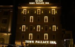 Town Pallace Inn