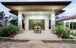Denikas Suites
