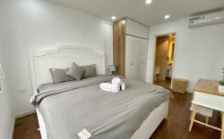LeOHome Twobedroom Vinhomes Dcapital Tran Duy Hung