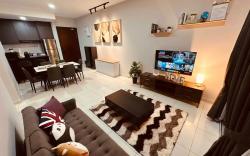 Mont Kiara 3 Room Balcony Free WIFI & Car Park